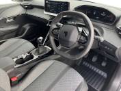PEUGEOT 208 2024 (24)