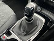 PEUGEOT 208 2024 (24)