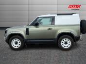 LAND ROVER DEFENDER 2024 (73)