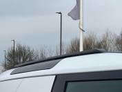 LAND ROVER DEFENDER 2024 (73)