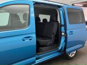 VOLKSWAGEN CADDY MAXI 2023 (23)