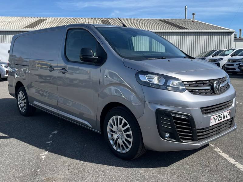 VAUXHALL VIVARO 2025 
