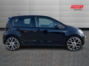 VOLKSWAGEN UP 2022 (71)