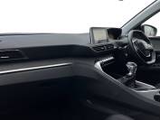 PEUGEOT 3008 2020 (70)