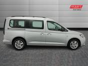 VOLKSWAGEN CADDY MAXI 2023 (23)