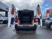 VAUXHALL VIVARO 2022 (22)