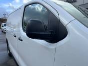 VAUXHALL VIVARO 2022 (22)