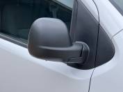 VAUXHALL VIVARO 2025 (25)