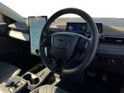 FORD MUSTANG MACH-E 2024 (74)