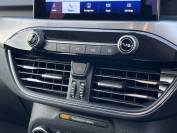 FORD KUGA 2022 (22)