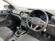 VOLKSWAGEN T-CROSS 2023 (73)