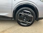 PEUGEOT 5008 2024 (74)