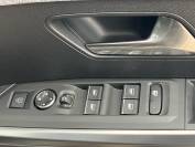 PEUGEOT 5008 2024 (74)