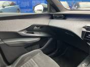 PEUGEOT 5008 2024 (74)