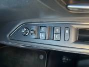 PEUGEOT 3008 2022 (22)