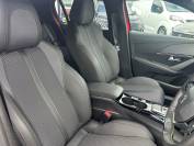 PEUGEOT 208 2022 (72)