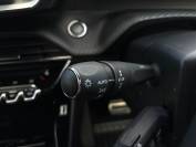 PEUGEOT 2008 2022 (71)