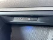 VOLKSWAGEN GOLF 2021 (21)