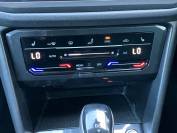 VOLKSWAGEN TIGUAN 2022 (22)