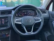 VOLKSWAGEN TIGUAN 2022 (22)
