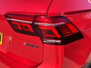 VOLKSWAGEN TIGUAN 2022 (22)