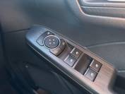 FORD KUGA 2024 (74)