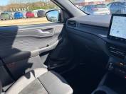 FORD KUGA 2024 (74)