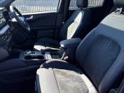 FORD KUGA 2024 (74)