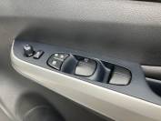 NISSAN NAVARA 2019 (69)