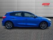 FORD FOCUS 2020 (20)