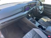 VOLKSWAGEN GOLF 2021 (21)