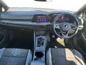 VOLKSWAGEN GOLF 2021 (21)