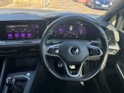 VOLKSWAGEN GOLF 2021 (21)