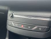 PEUGEOT 308 2021 