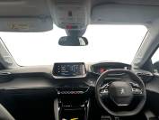 PEUGEOT 208 2024 (24)