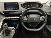 PEUGEOT 3008 2022 (71)