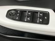 RENAULT SCENIC E-TECH 2025 (74)