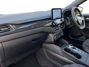 FORD KUGA 2022 (72)