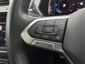 VOLKSWAGEN TIGUAN 2022 (22)
