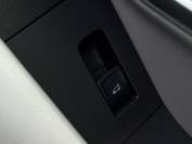 FORD EXPLORER 2024 (74)