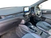 FORD KUGA 2022 (72)