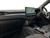 FORD KUGA 2024 (74)