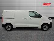VAUXHALL VIVARO 2022 (22)