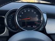 MINI HATCHBACK 2022 (22)