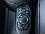MINI HATCHBACK 2022 (22)
