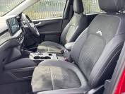 FORD KUGA 2024 (74)