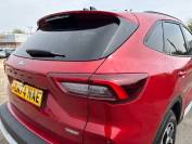 FORD KUGA 2024 (74)