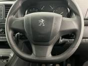 PEUGEOT EXPERT 2023 (72)