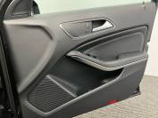 MERCEDES-BENZ A CLASS 2018 (18)