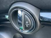 MINI HATCHBACK 2021 (21)